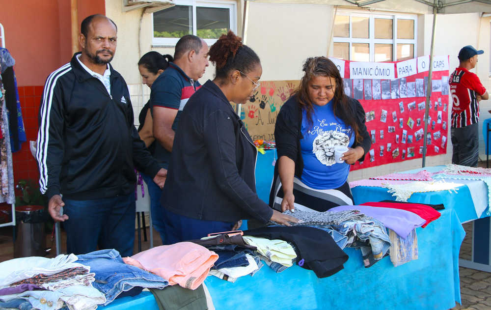 CAPS II realiza Bazar solidário com peças e artesanatos produzidos pelos usuários do serviço
