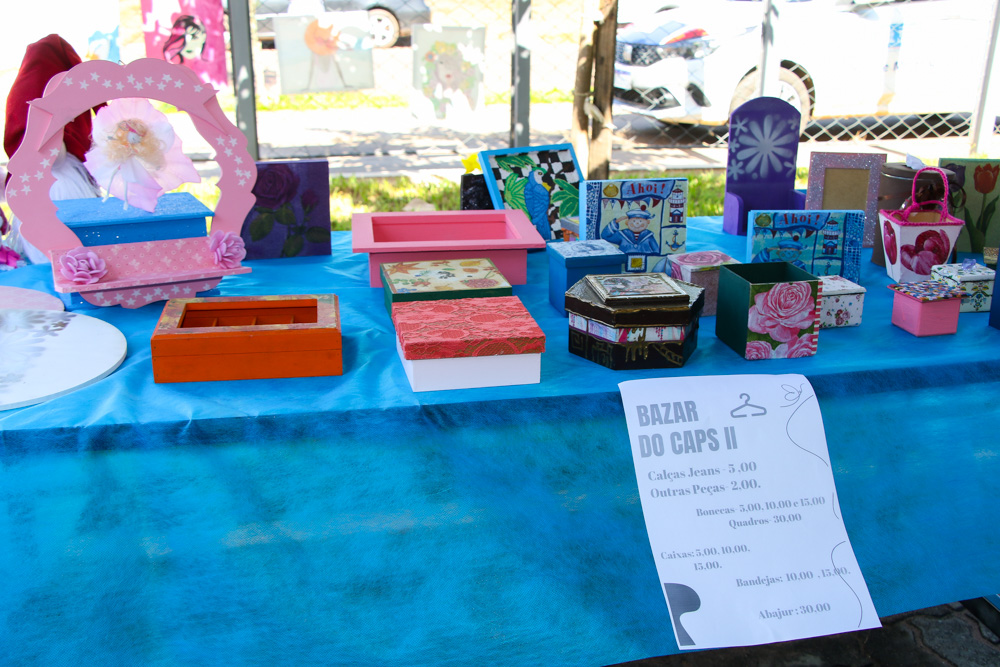 CAPS II realiza Bazar solidário com peças e artesanatos produzidos pelos usuários do serviço