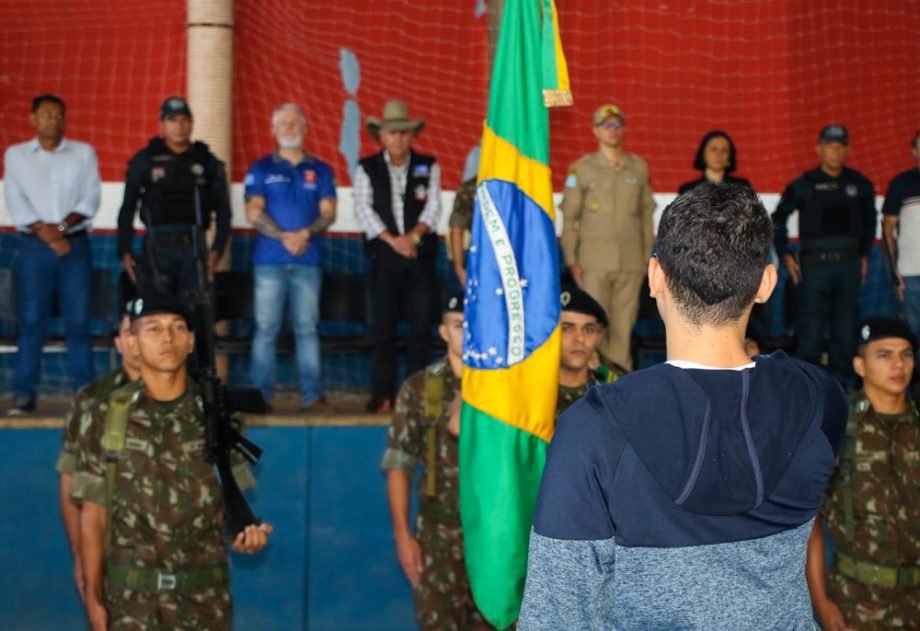 Prefeito Angelo Guerreiro participa de juramento à bandeira nacional