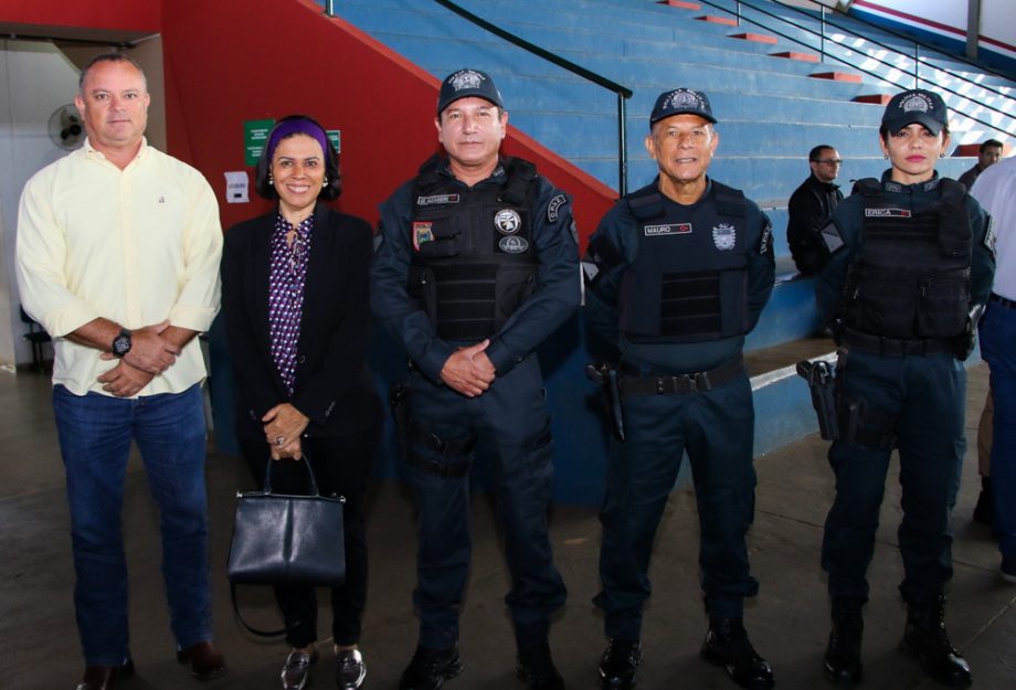 Prefeito Angelo Guerreiro participa de juramento à bandeira nacional