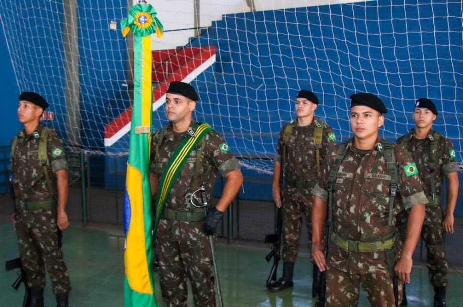 Prefeito Angelo Guerreiro participa de juramento à bandeira nacional