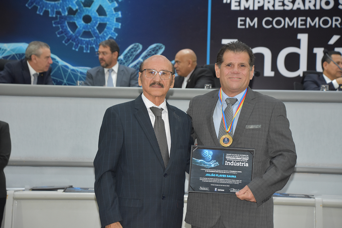 Medalha Sérgio Longen reconhece o trabalho de empresários de Campo Grande Medalha Sérgio Longen reconhece o trabalho de empresários de Campo Grande