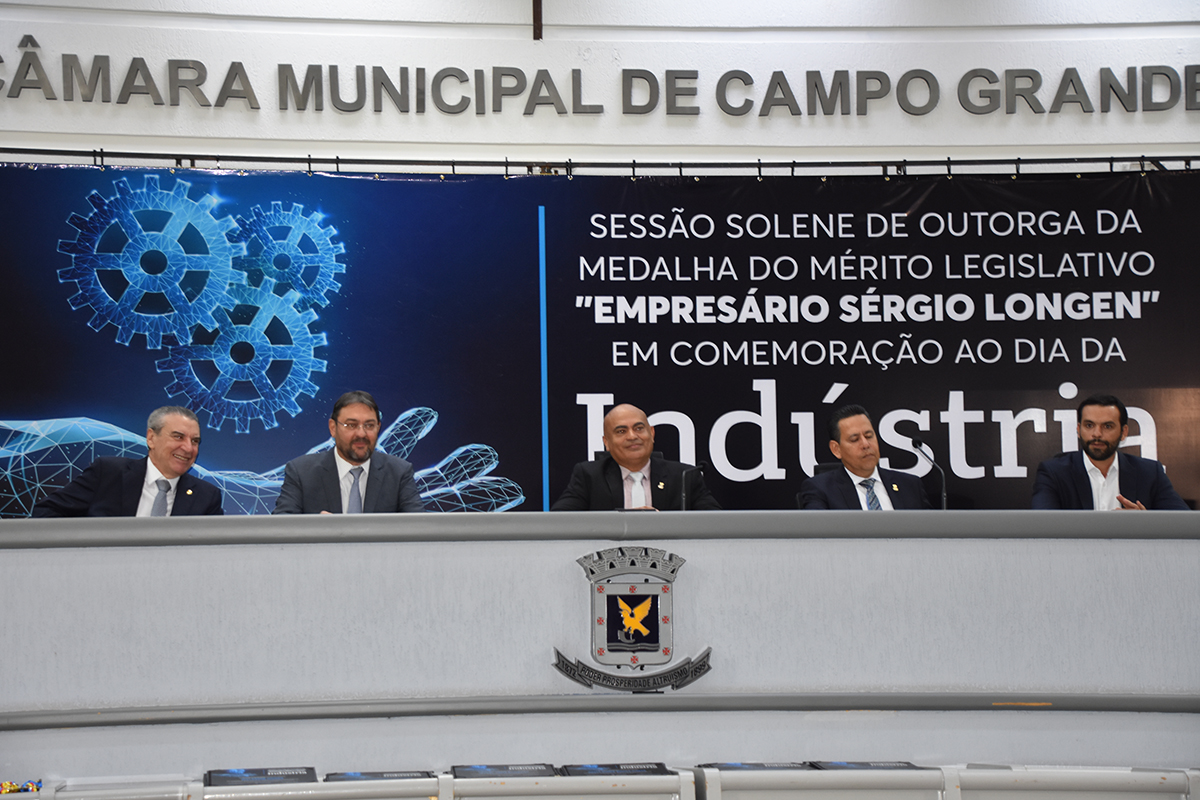 Medalha Sérgio Longen reconhece o trabalho de empresários de Campo Grande Medalha Sérgio Longen reconhece o trabalho de empresários de Campo Grande
