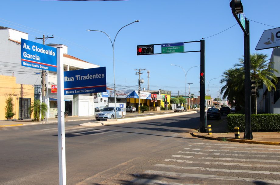 Prefeitura instala semáforos “inteligentes” para melhorar fluidez do trânsito Prefeitura instala semáforos “inteligentes” para melhorar fluidez do trânsito