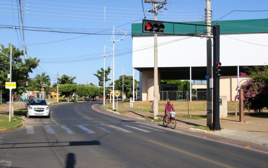 Prefeitura instala semáforos “inteligentes” para melhorar fluidez do trânsito Prefeitura instala semáforos “inteligentes” para melhorar fluidez do trânsito