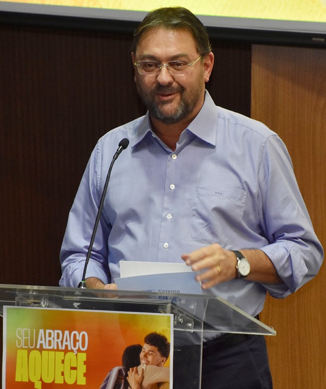 <strong>Fiems adere à campanha "Seu Abraço Aquece" para arrecadar doações de inverno</strong> <strong>Fiems adere à campanha "Seu Abraço Aquece" para arrecadar doações de inverno</strong>
