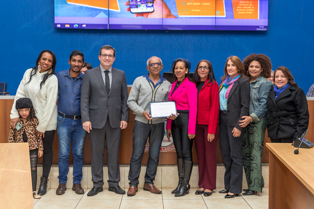 Vereadores entregam Moções de Congratulação e Títulos de Cidadão Vereadores entregam Moções de Congratulação e Títulos de Cidadão