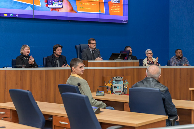 Vereadores entregam Moções de Congratulação e Títulos de Cidadão Vereadores entregam Moções de Congratulação e Títulos de Cidadão