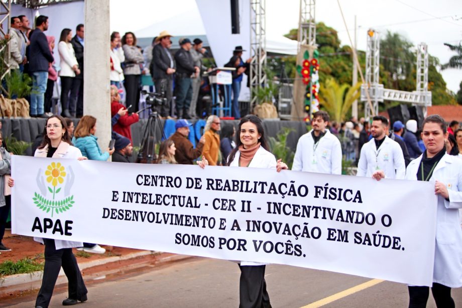 Desfile Cívico em comemoração aos 108 anos de Três Lagoas leva 6 mil pessoas para a Esplanada NOB