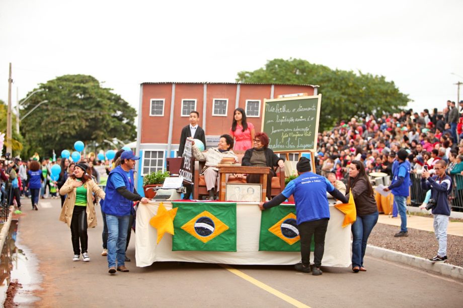 Desfile Cívico em comemoração aos 108 anos de Três Lagoas leva 6 mil pessoas para a Esplanada NOB