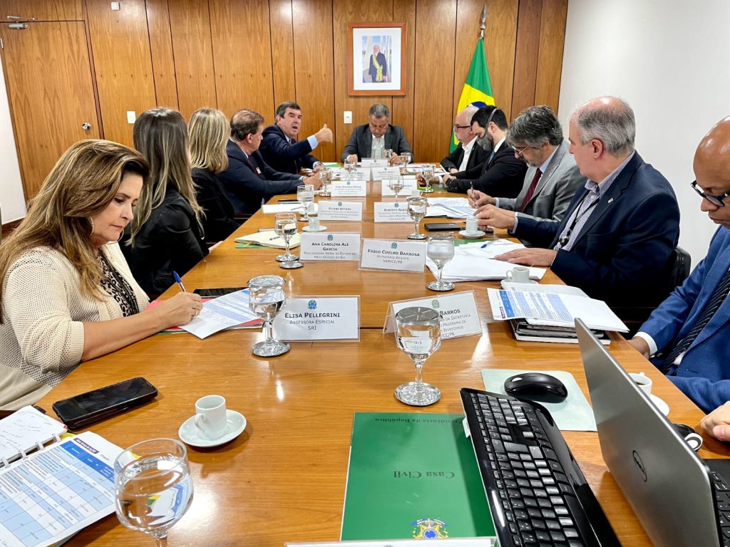 Em Brasília, governador garante recursos para obras prioritárias ao desenvolvimento de MS Em Brasília, governador garante recursos para obras prioritárias ao desenvolvimento de MS
