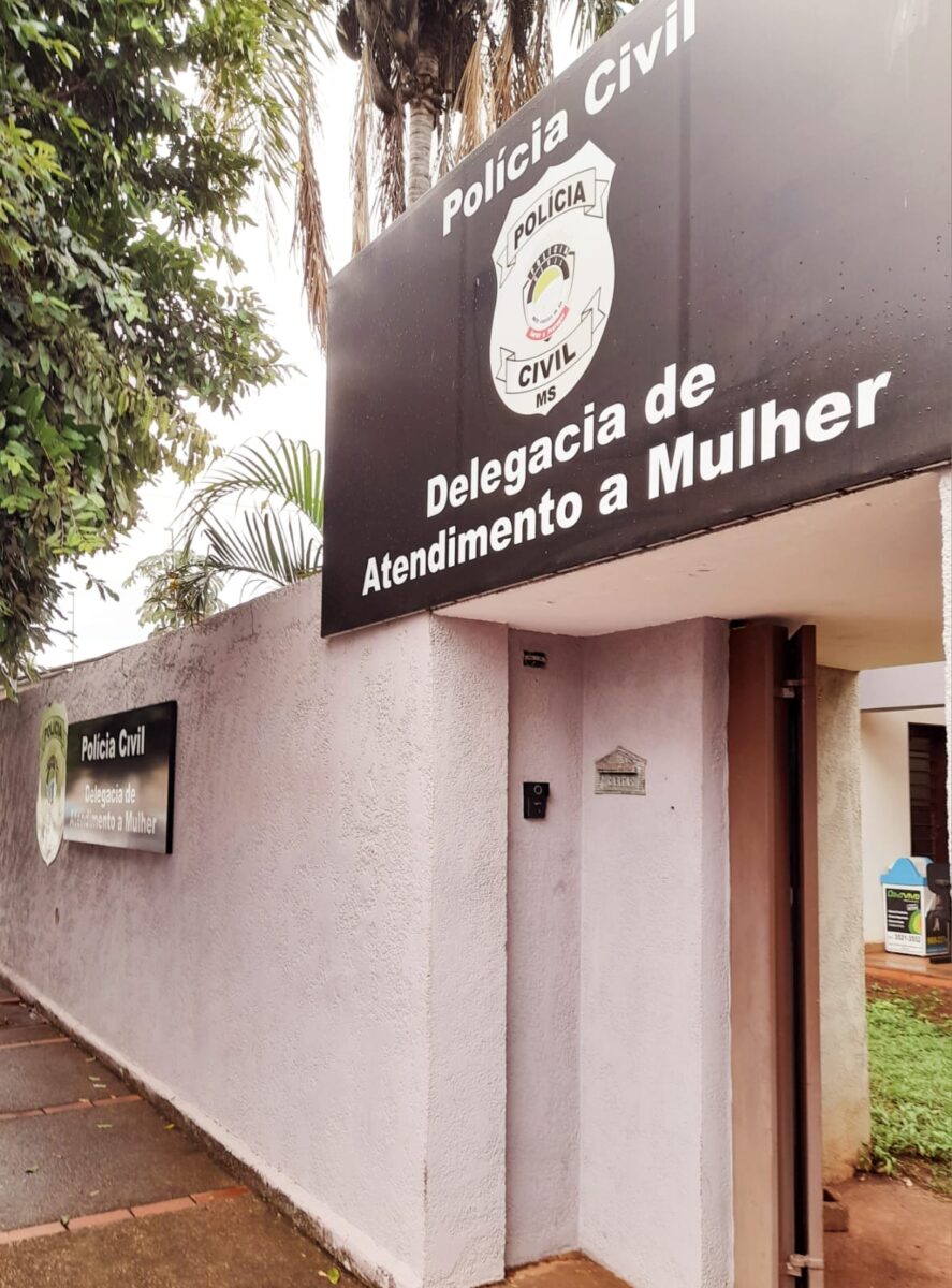 Equipe da DAM/TL prende valentão por crime de lesão corporal, ameaça e posse de arma de fogo Equipe da DAM/TL prende valentão por crime de lesão corporal, ameaça e posse de arma de fogo