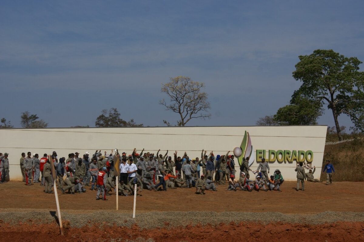 Há exatos 13 anos era lançada a pedra fundamental da Eldorado Brasil, um marco para o desenvolvimento de Três Lagoas