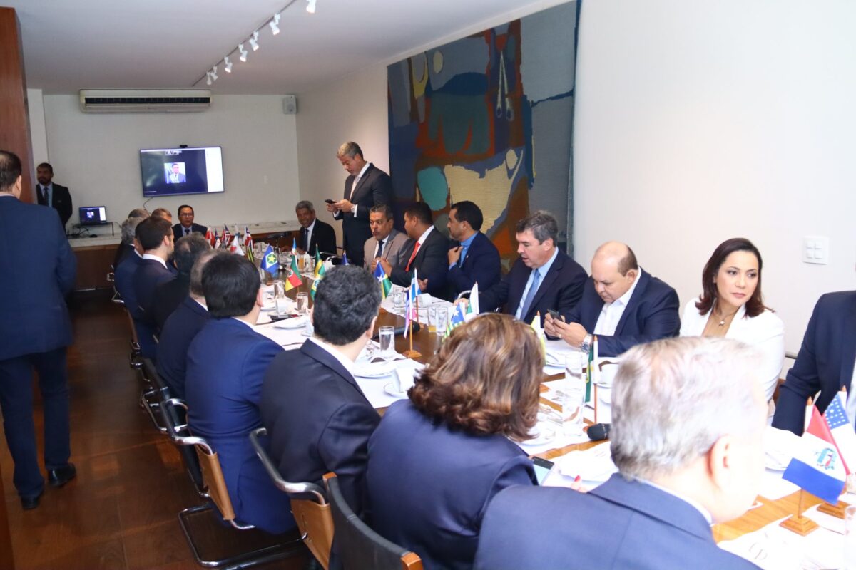 Reforma tributária: Riedel se reúne com presidente da Câmara e demais governadores para debater proposta Reforma tributária: Riedel se reúne com presidente da Câmara e demais governadores para debater proposta