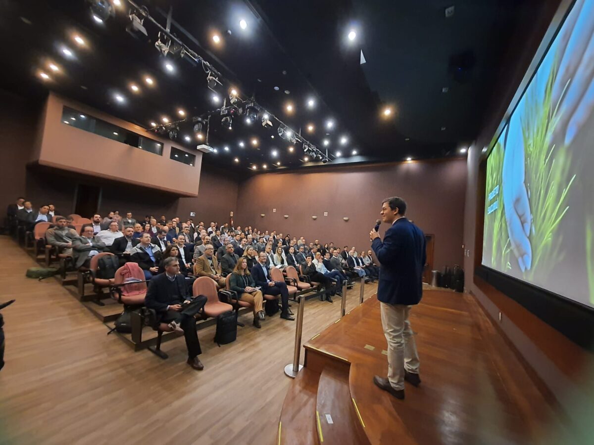 Arauco realiza encontro de fornecedores com foco no Projeto Sucuriú Arauco realiza encontro de fornecedores com foco no Projeto Sucuriú