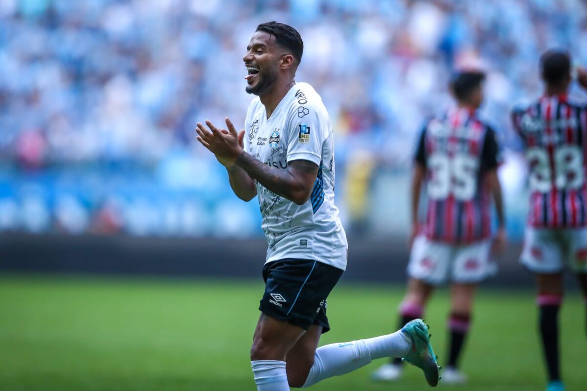 Brasileirão: Botafogo tropeça e vê Palmeiras, Galo e Grêmio encostarem