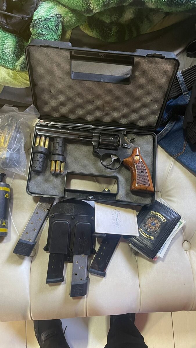 PF desarticula organização criminosa paramilitar a serviço do tráfico internacional de drogas e armas