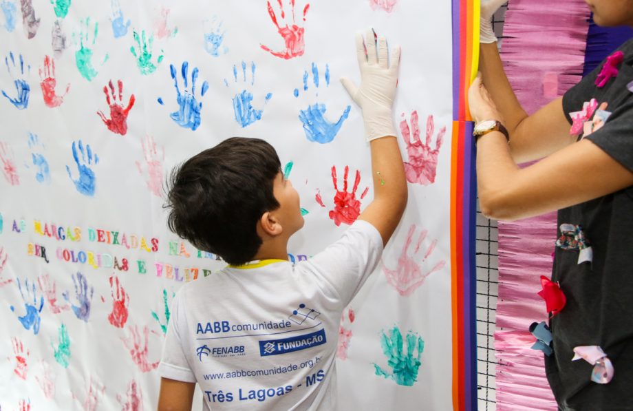 Com mais de 300 pessoas abordadas, ação alusiva ao Dia de Combate à Agressão Infantil supera expectativas