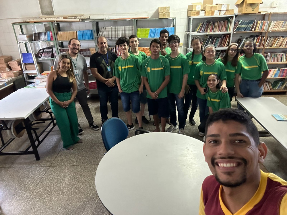 Estudantes no Controle está na terceira fase e participantes recebem visita da equipe organizadora