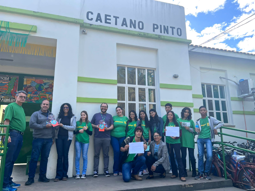 Estudantes no Controle está na terceira fase e participantes recebem visita da equipe organizadora