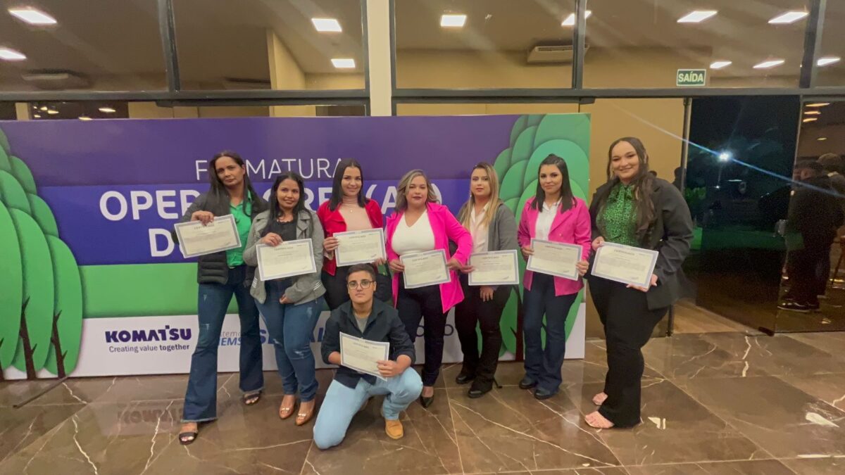 Senai e Suzano formam mais de 70 alunos em curso de operador de máquinas florestais