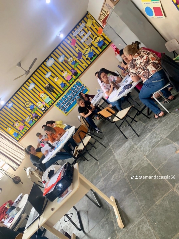 Escola de Inocência recebe prêmio e fica entre as 60 melhores escolas de MS Escola de Inocência recebe prêmio e fica entre as 60 melhores escolas de MS