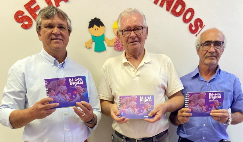 Biblioteca Sesi ensina de graça idosos a usar internet e computador em Brasilândia