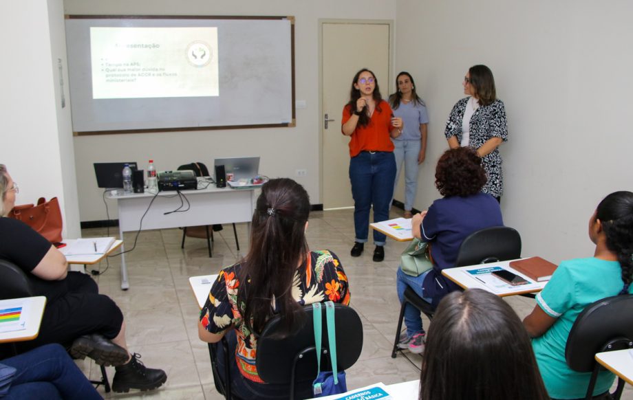 SMS promove capacitação para enfermeiros das USFs sobre “Acolhimentos com Classificação de Risco” SMS promove capacitação para enfermeiros das USFs sobre “Acolhimentos com Classificação de Risco”