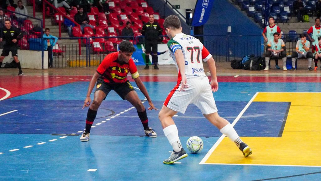 Em Campo Grande, equipe catarinense sagra-se bicampeã da Taça Brasil Sub-15 de futsal masculino