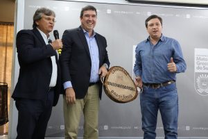 Governo assume o compromisso de asfaltar trecho da MS-040, entre Santa Rita do Pardo e Brasilândia