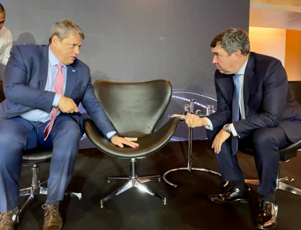 Em reunião com governadores, Eduardo Riedel defende que reforma seja para o País