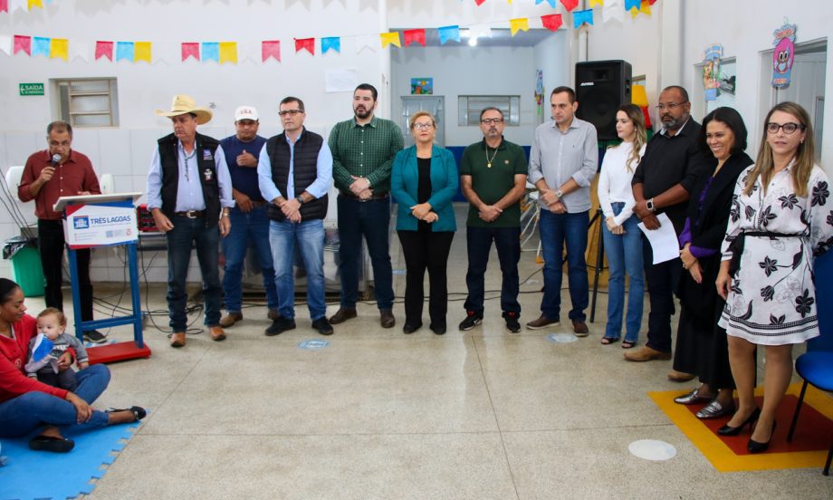 Prefeito Angelo Guerreiro assina ordem de serviço de construção de 4 novas praças