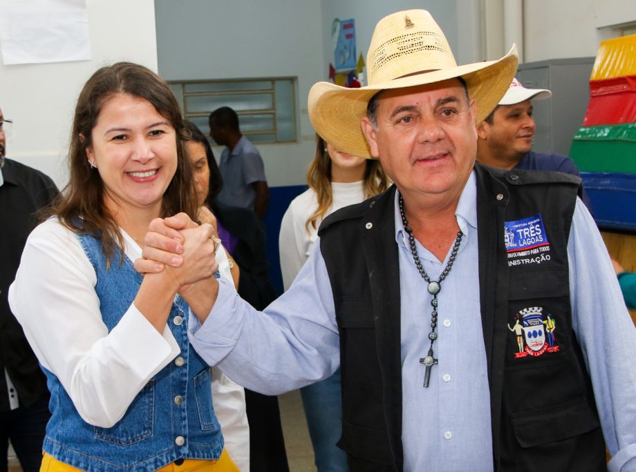 Prefeito Angelo Guerreiro assina ordem de serviço de construção de 4 novas praças