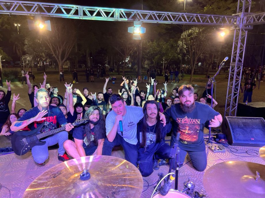 Bandas Adulfe e Black Night celebraram Dia do Rock, em evento da AROC e Cultura