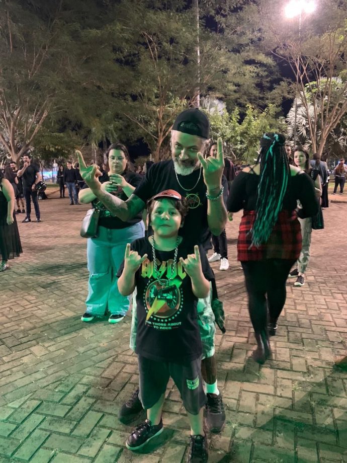 Bandas Adulfe e Black Night celebraram Dia do Rock, em evento da AROC e Cultura