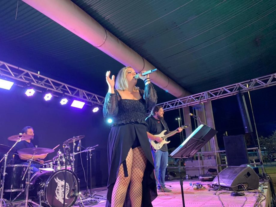 Bandas Adulfe e Black Night celebraram Dia do Rock, em evento da AROC e Cultura