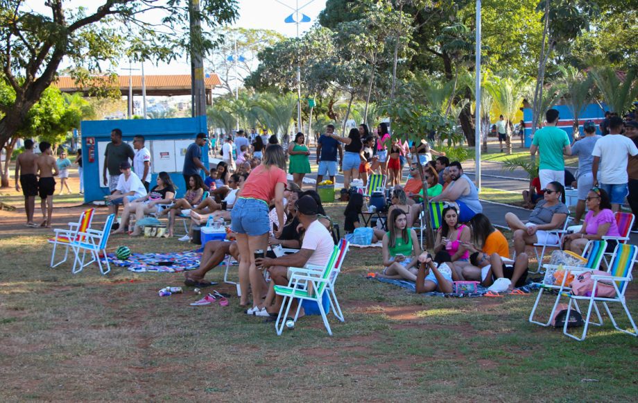 SUCESSO DE PÚBLICO- Primeira edição do Tardezinha leva mais de 2 mil pessoas no Balneário