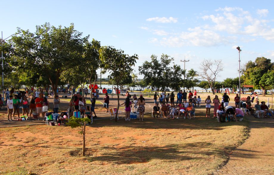 SUCESSO DE PÚBLICO- Primeira edição do Tardezinha leva mais de 2 mil pessoas no Balneário