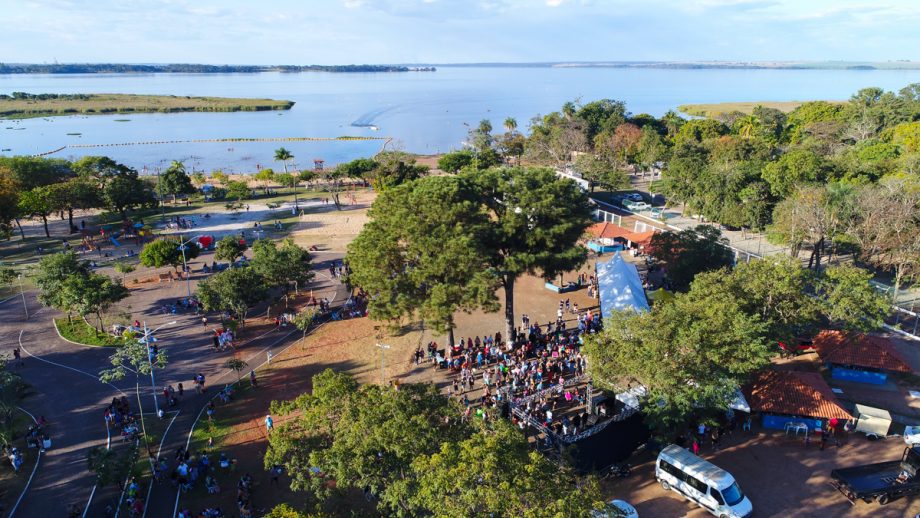 SUCESSO DE PÚBLICO- Primeira edição do Tardezinha leva mais de 2 mil pessoas no Balneário
