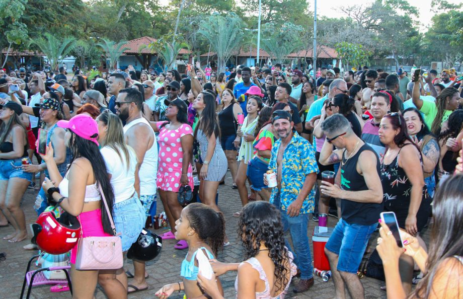 SUCESSO DE PÚBLICO- Primeira edição do Tardezinha leva mais de 2 mil pessoas no Balneário