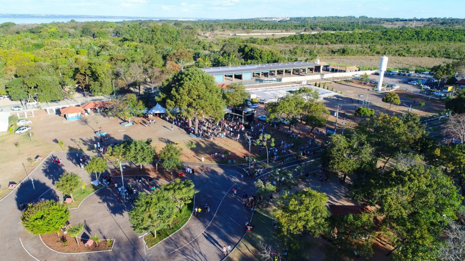SUCESSO DE PÚBLICO- Primeira edição do Tardezinha leva mais de 2 mil pessoas no Balneário