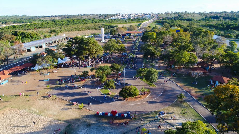 SUCESSO DE PÚBLICO- Primeira edição do Tardezinha leva mais de 2 mil pessoas no Balneário