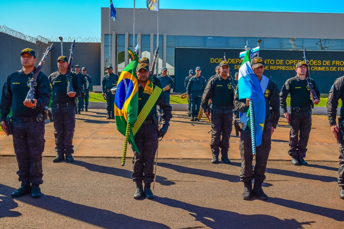 DOF entrega Medalha Águia da Fronteira a 32 autoridades civis e militares DOF entrega Medalha Águia da Fronteira a 32 autoridades civis e militares