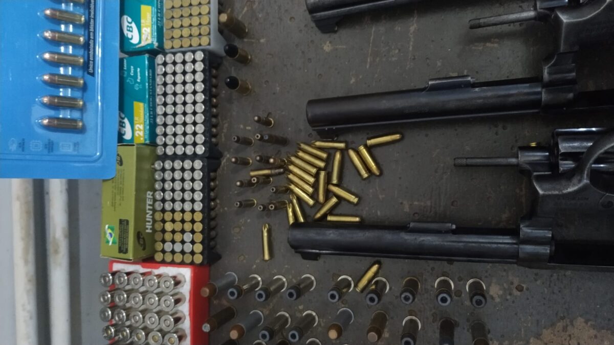 Polícia Militar apreende armas de fogo e munições após atender briga de casal em Três Lagoas