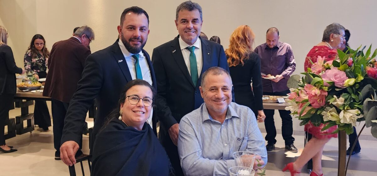 AJE/TL empossa novo presidente e celebra “Melhores do Ano” de 2023 AJE/TL empossa novo presidente e celebra “Melhores do Ano” de 2023