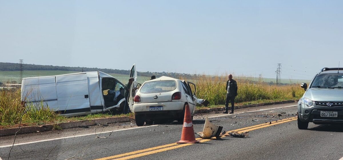 Grave acidente mata motorista esta manhã na BR-262, entre Campo Grande/Ribas Grave acidente mata motorista esta manhã na BR-262, entre Campo Grande/Ribas