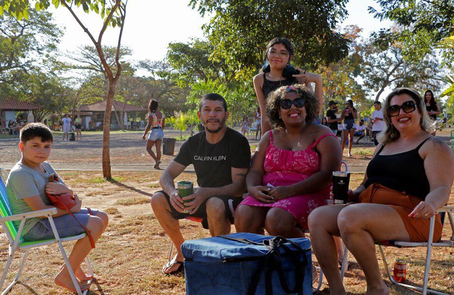 TARDEZINHA NO BALNEÁRIO – Segundo domingo supera público da semana passada e população pede mais TARDEZINHA NO BALNEÁRIO – Segundo domingo supera público da semana passada e população pede mais