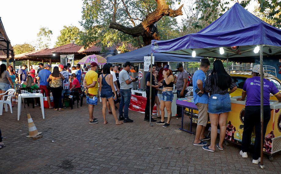 TARDEZINHA NO BALNEÁRIO – Segundo domingo supera público da semana passada e população pede mais TARDEZINHA NO BALNEÁRIO – Segundo domingo supera público da semana passada e população pede mais