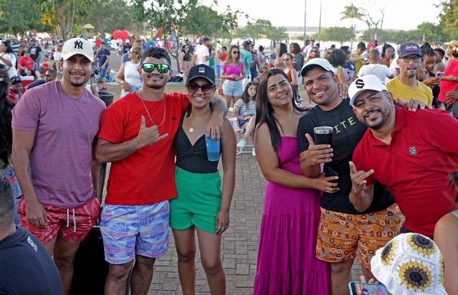 TARDEZINHA NO BALNEÁRIO – Segundo domingo supera público da semana passada e população pede mais TARDEZINHA NO BALNEÁRIO – Segundo domingo supera público da semana passada e população pede mais