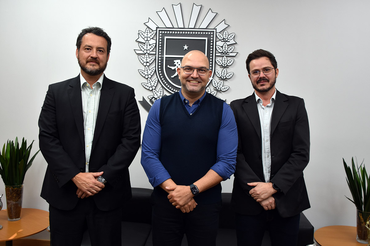Sesi apresenta alternativas de melhoria do ensino ao Secretário Estadual de Educação